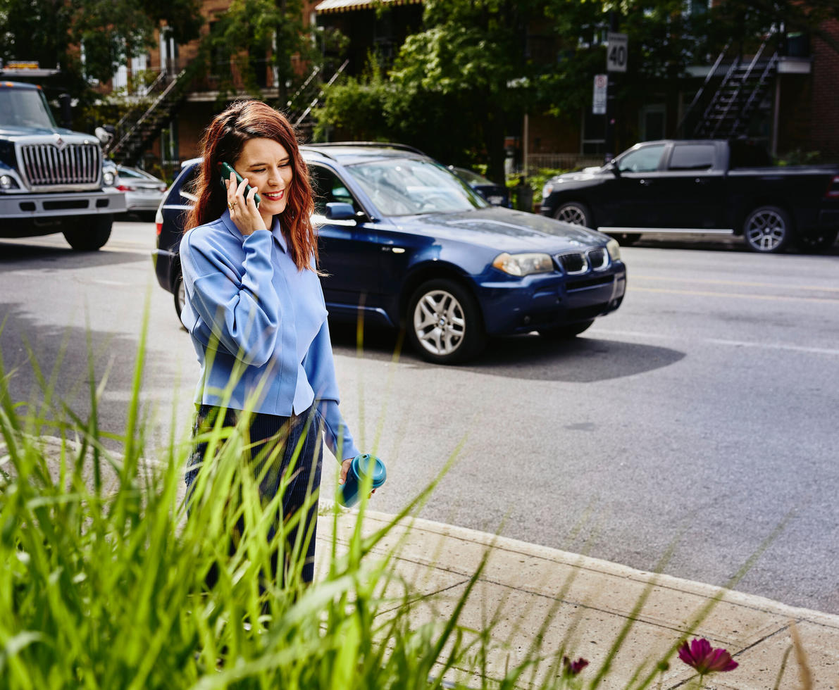 car lady phone